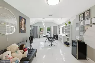 511 W 6th St, Palmyra, NJ 08065 - Photo 29