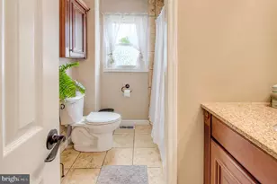 410 Larchmont Dr, Delanco, NJ 08075 - Photo 17