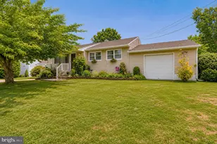 410 Larchmont Dr, Delanco, NJ 08075 - Photo 3