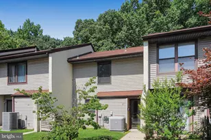 27 W Azalea Ln, Mount Laurel, NJ 08054 - Photo 1