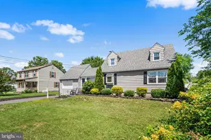 310 Peach Tree Ln, Delanco, NJ 08075 - Photo 3