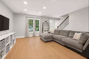 223 Burnam Wood Dr, Mount Laurel, NJ 08054 - Photo 5