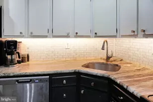 76 W Bluebell Ln, Mount Laurel, NJ 08054 - Photo 3