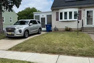 333 Wilbur Henry Dr, Florence, NJ 08518 - Photo 3