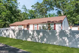 28 Geranium St, Browns Mills, NJ 08015 - Photo 3