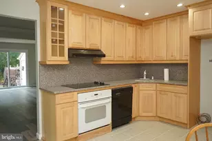 96 Farnwood Rd, Mount Laurel, NJ 08054 - Photo 7
