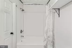 443 Wood St, Burlington, NJ 08016 - Photo 9