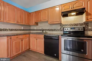 275 Green St, Edgewater Park, NJ 08010 - Photo 9