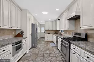 302 Bridgeboro Rd, Moorestown, NJ 08057 - Photo 5