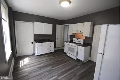 317 E Union Street, Burlington, NJ 08016 - Photo 3