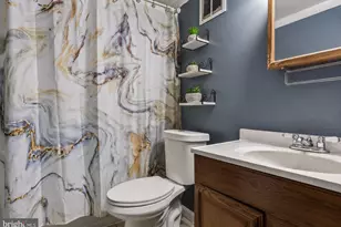 13 Jefferson Square, Edgewater Park, NJ 08010 - Photo 5