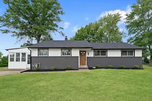 201 S Garden Blvd, Beverly, NJ 08010 - Photo 1