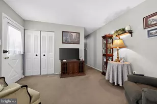 227 Tenby Chase Dr, Delran, NJ 08075 - Photo 7