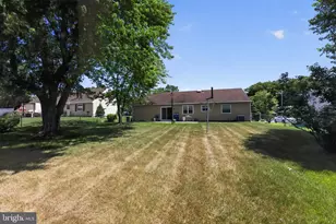 227 Tenby Chase Dr, Delran, NJ 08075 - Photo 5