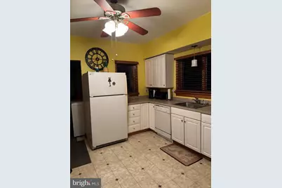 323 4th W, Florence, NJ 08518 - Photo 3