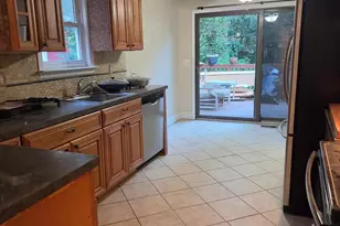 212 W Pearl St, Burlington, NJ 08016 - Photo 13