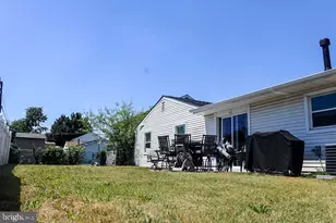 18 Holton Ln, Willingboro, NJ 08046 - Photo 35