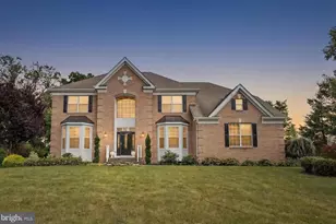 228 Leffler Cir, Florence, NJ 08518 - Photo 1