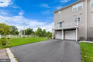 42 Mountie Ln, Chesterfield Township, NJ 08515 - Photo 5