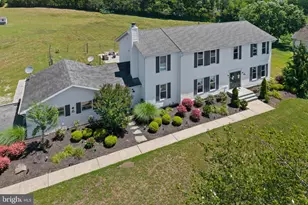 192 Yorkshire Terrace, Wrightstown, NJ 08562 - Photo 3