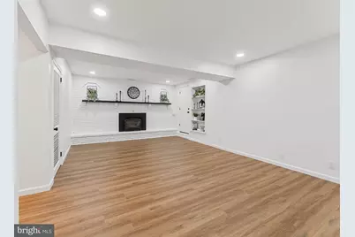 187 S Lakeside Drive E, Medford, NJ 08055 - Photo 17