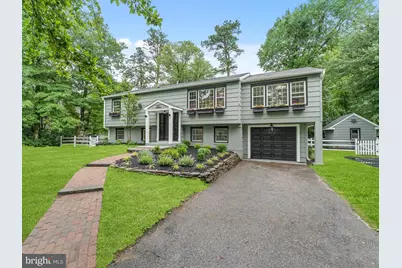 187 S Lakeside Drive E, Medford, NJ 08055 - Photo 1