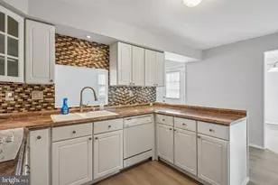 108 Mayfair Ln, Mount Laurel, NJ 08054 - Photo 7