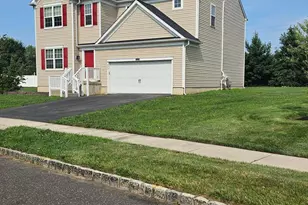 323 Pigott Dr, Florence, NJ 08518 - Photo 1