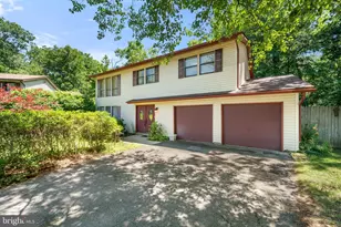 19 Gloucester Ct, Mount Holly, NJ 08060 - Photo 1