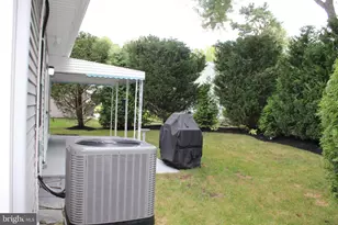 73 Huntington Dr, Southampton, NJ 08088 - Photo 5