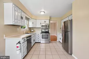 649 Cornwallis Dr, Mount Laurel, NJ 08054 - Photo 11