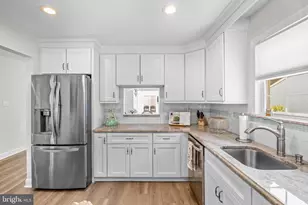 3 Marina Ct, Mount Laurel, NJ 08054 - Photo 5