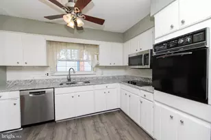 809 Charleston Rd, Mount Laurel, NJ 08054 - Photo 17