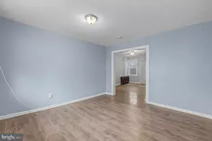 411 Lawrence St, Burlington, NJ 08016 - Photo 5