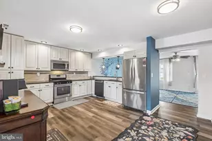35 Indian Queen Ln, Maple Shade, NJ 08052 - Photo 9