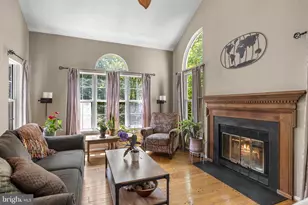 128 Sandhurst Dr, Mount Laurel, NJ 08054 - Photo 3