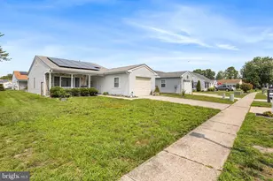 67 Chatham Pl, Southampton, NJ 08088 - Photo 3
