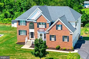 316 Crescent Dr, Bordentown, NJ 08505 - Photo 1