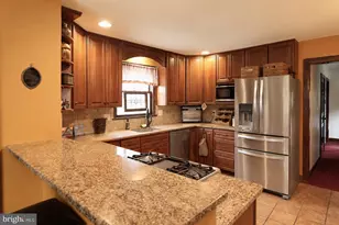 513 Cinnaminson St, Riverton, NJ 08077 - Photo 11