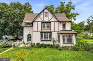 924 Columbia Ave, Palmyra, NJ 08065 - Photo 1