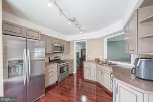 305 Oliphant Ln, Mount Laurel, NJ 08054 - Photo 11
