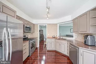 305 Oliphant Ln, Mount Laurel, NJ 08054 - Photo 13