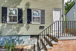 77 Mary St, Bordentown, NJ 08505 - Photo 3
