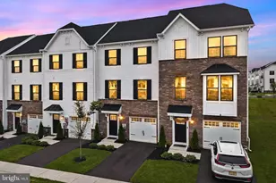 47 Rosemary Wy, Mount Laurel, NJ 08054 - Photo 1