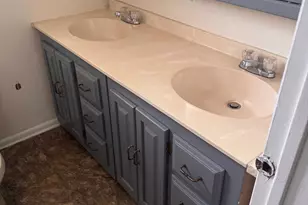 40 Florence Tollgate Pl, Florence, NJ 08518 - Photo 11