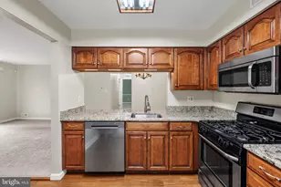 2407 Sedgefield Dr, Mount Laurel, NJ 08054 - Photo 9
