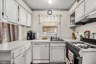 13 Gallery Ln, Willingboro, NJ 08046 - Photo 9