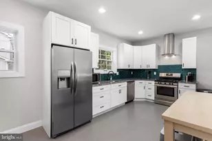 403 Carpenter St, Bordentown, NJ 08505 - Photo 9