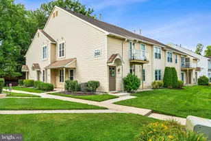2101 Sedgefield Dr, Mount Laurel, NJ 08054 - Photo 1