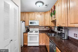 107 River Bank Dr, Florence, NJ 08554 - Photo 5
